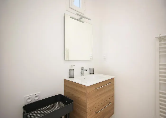 Aux Trois Mousquetaires - Proche Jardin Dumaine